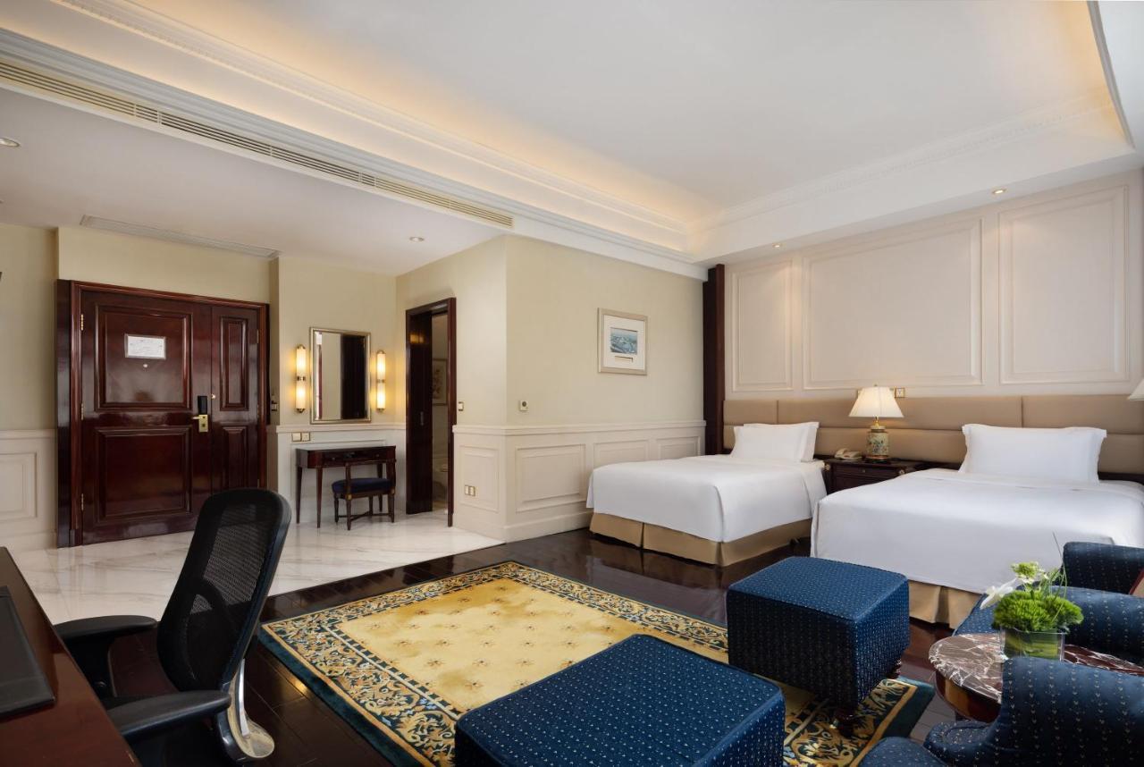 Crowne Plaza Hotel & Suites Landmark Shenzhen By Ihg - Nearby Luohu Border, Indoor Heated Swimming Pool, Complimentary Welcome Drink Dış mekan fotoğraf
