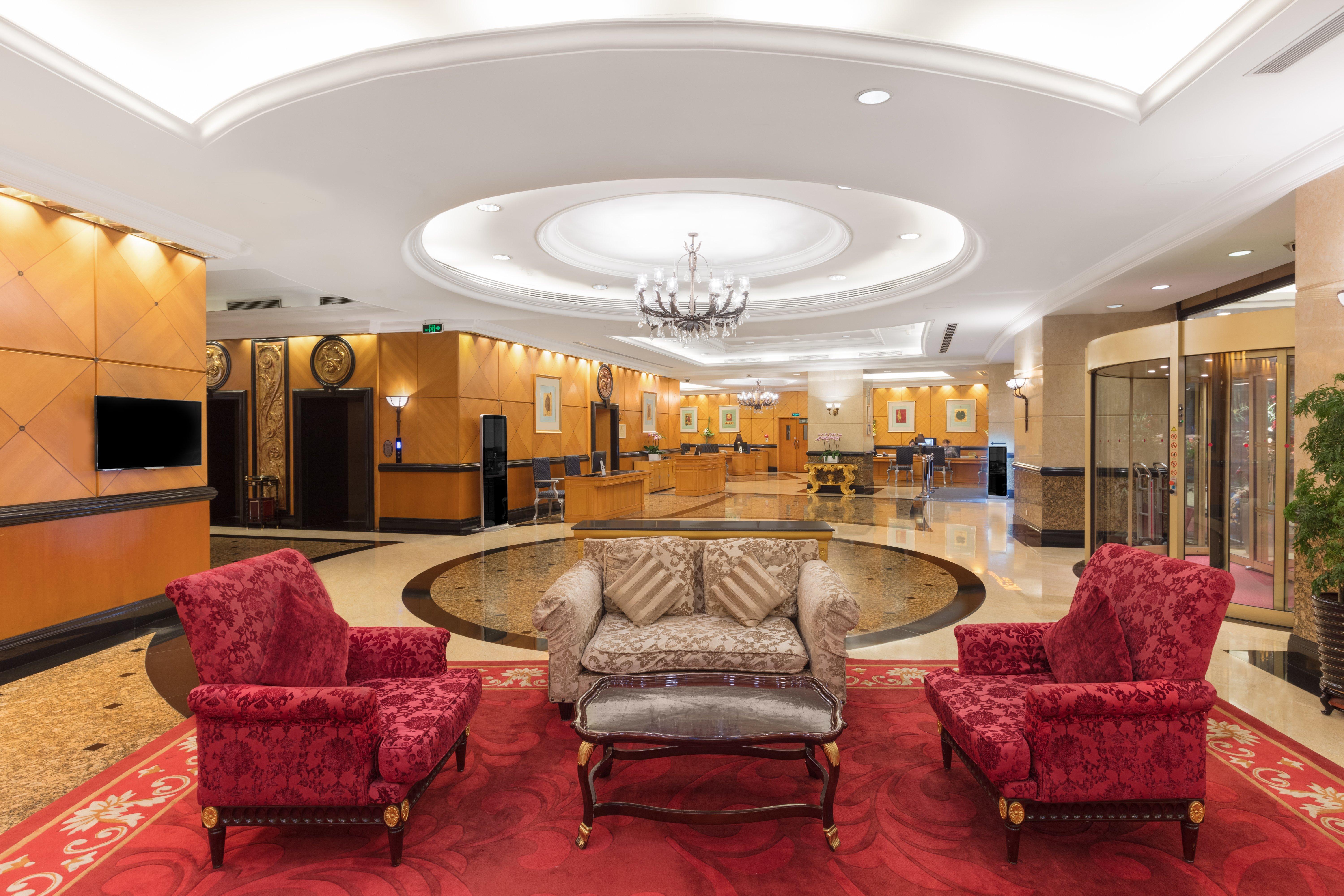 Crowne Plaza Hotel & Suites Landmark Shenzhen By Ihg - Nearby Luohu Border, Indoor Heated Swimming Pool, Complimentary Welcome Drink Dış mekan fotoğraf