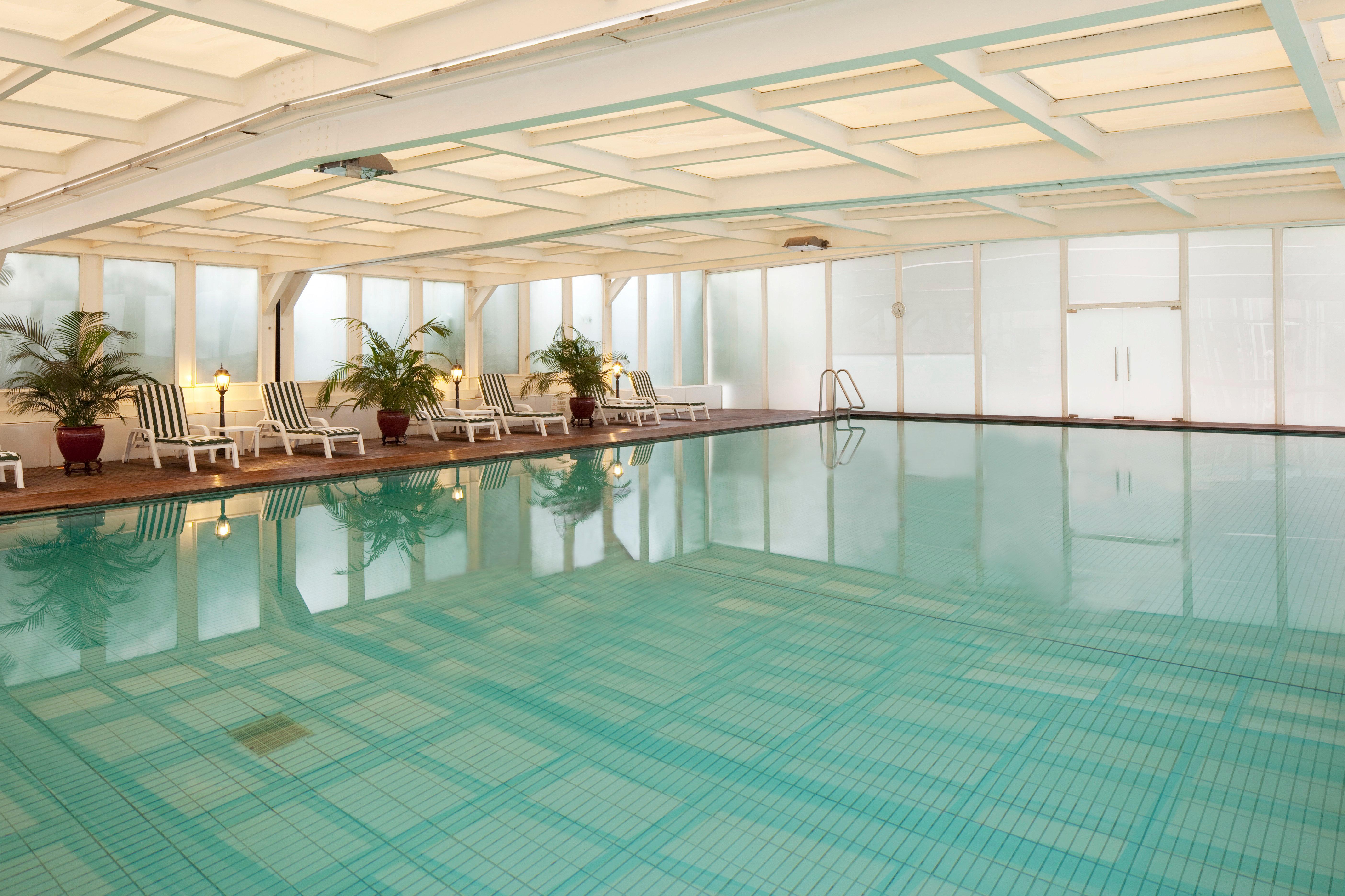 Crowne Plaza Hotel & Suites Landmark Shenzhen By Ihg - Nearby Luohu Border, Indoor Heated Swimming Pool, Complimentary Welcome Drink Dış mekan fotoğraf