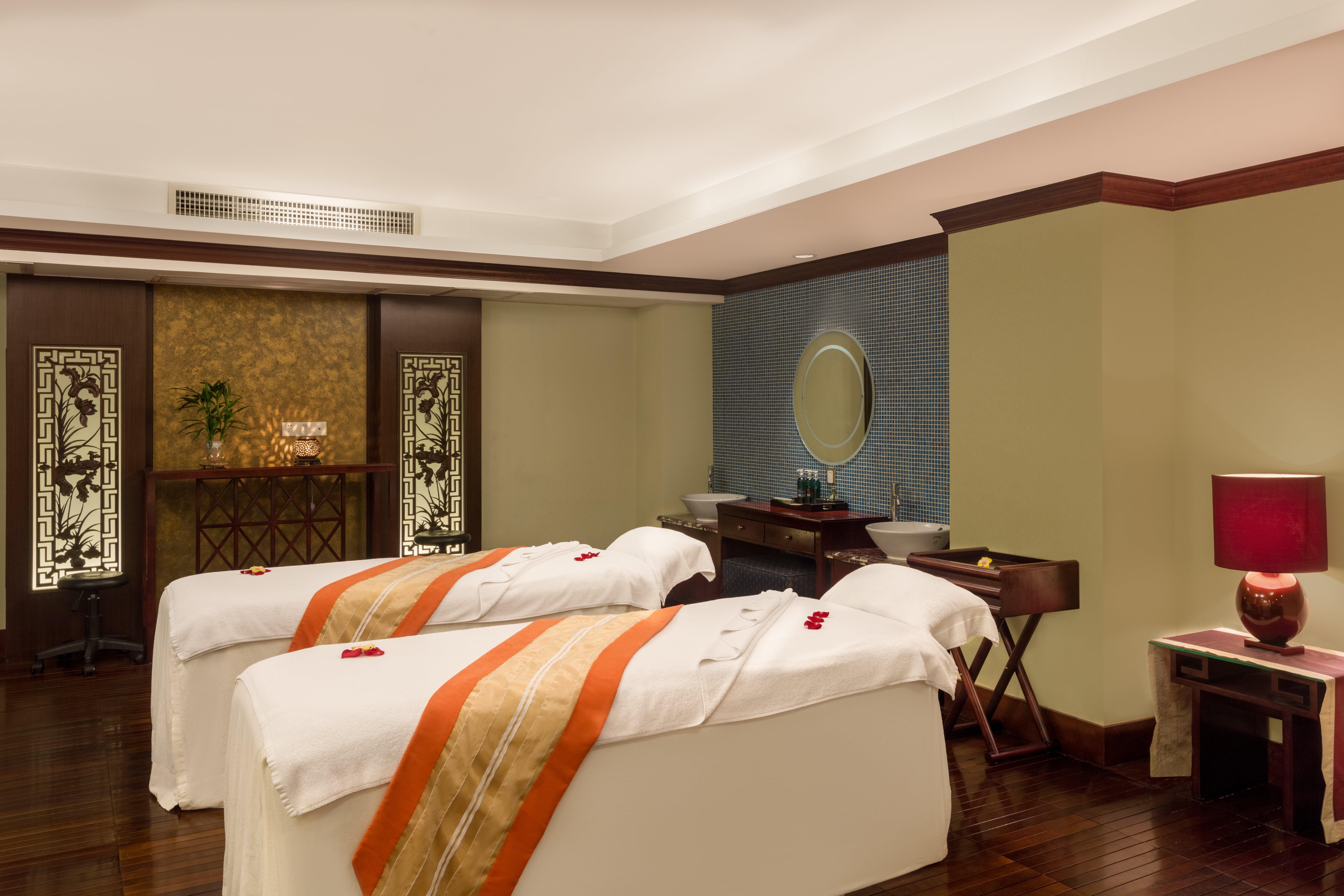 Crowne Plaza Hotel & Suites Landmark Shenzhen By Ihg - Nearby Luohu Border, Indoor Heated Swimming Pool, Complimentary Welcome Drink Dış mekan fotoğraf