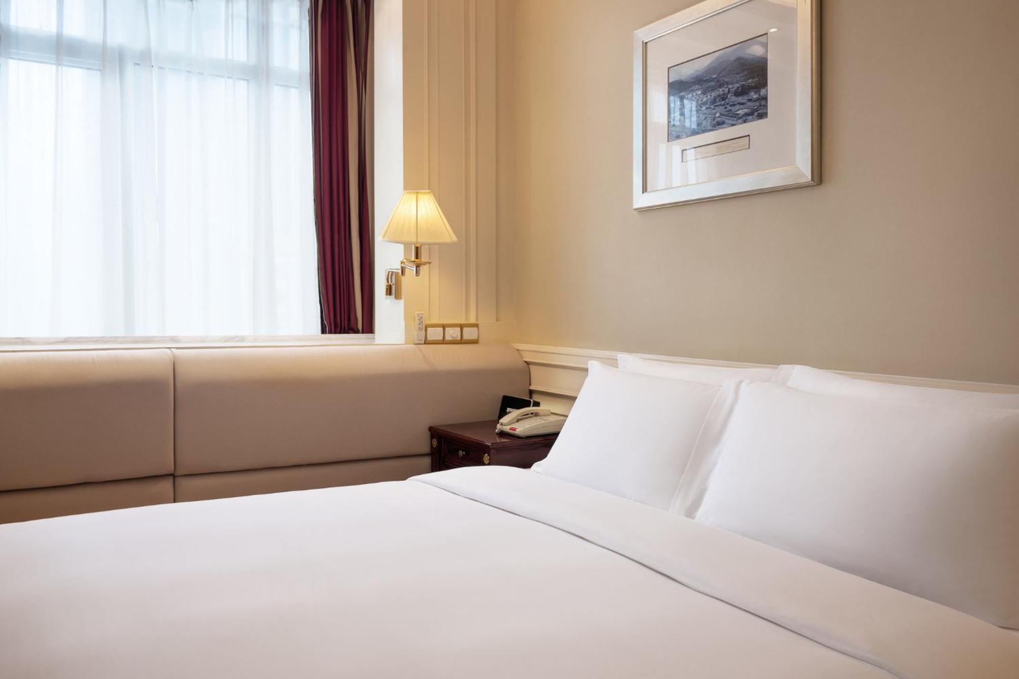 Crowne Plaza Hotel & Suites Landmark Shenzhen By Ihg - Nearby Luohu Border, Indoor Heated Swimming Pool, Complimentary Welcome Drink Dış mekan fotoğraf